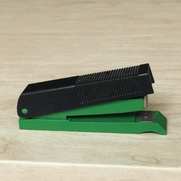 Vintage Titch Stapler Tiny Mini Small Green Black Plastic Germany 3 1/2" - Picture 1 of 9
